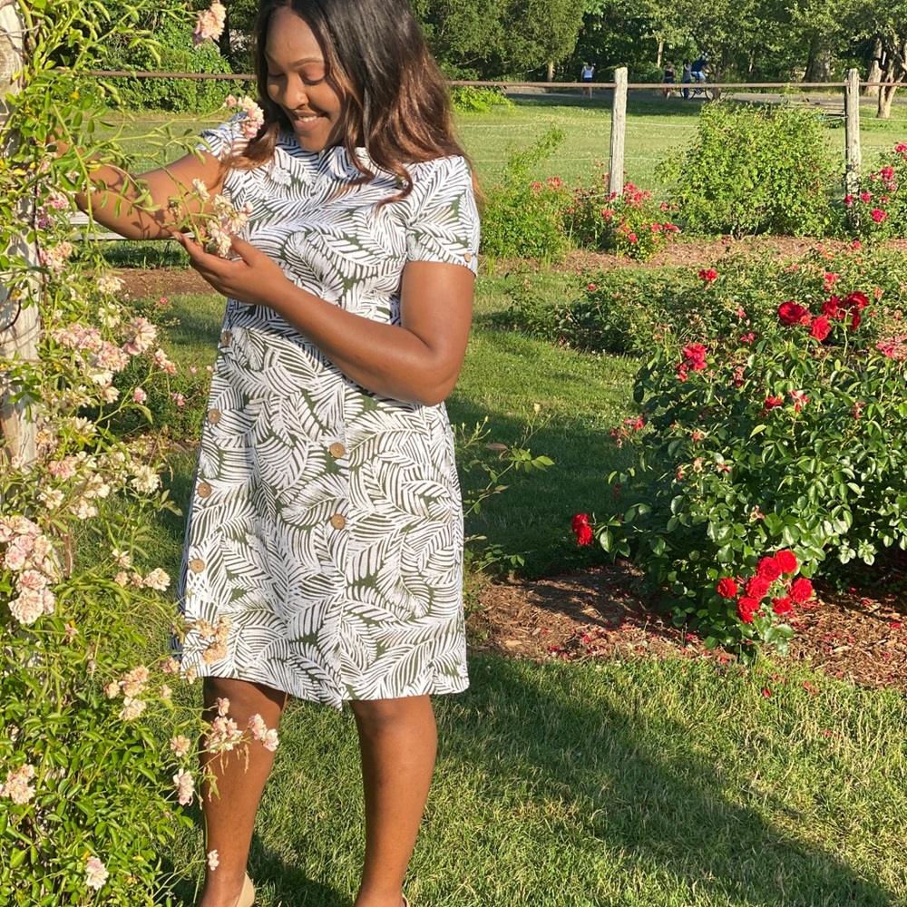 GREEN & WHITE SUMMER DRESS!!!! - Picture 7 of 8
